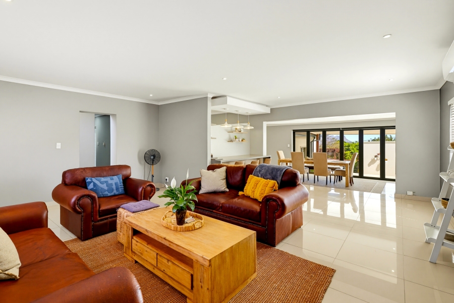 4 Bedroom Property for Sale in Pearl Marina Western Cape